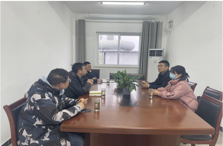 副區(qū)長程麗群、萬順利深入雙益開展節(jié)前慰問檢查